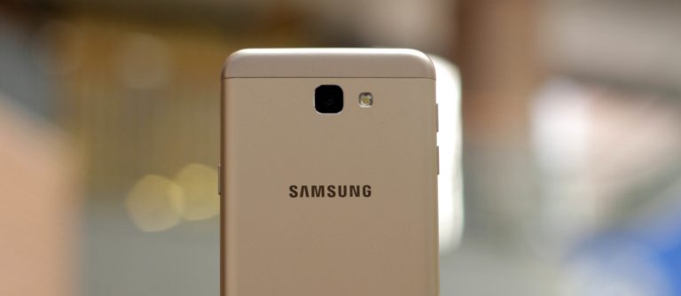 Galaxy J5 Prime Finger Kamera belakang