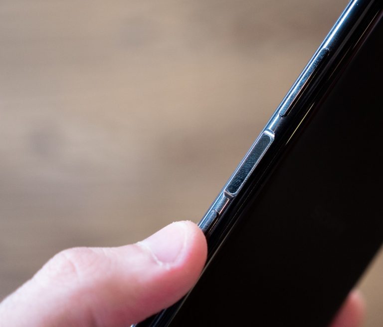 Samsung Galaxy J6 plus Sensor Fingerprint di Samping Bodi